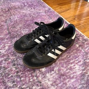 Black sambas
